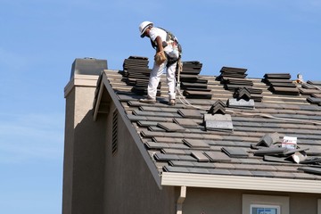 Benefits of Hiring Roofing Contractors